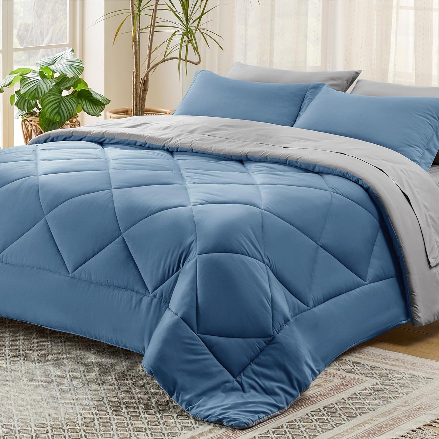 7 Pieces Reversible Comforter Set - Queen