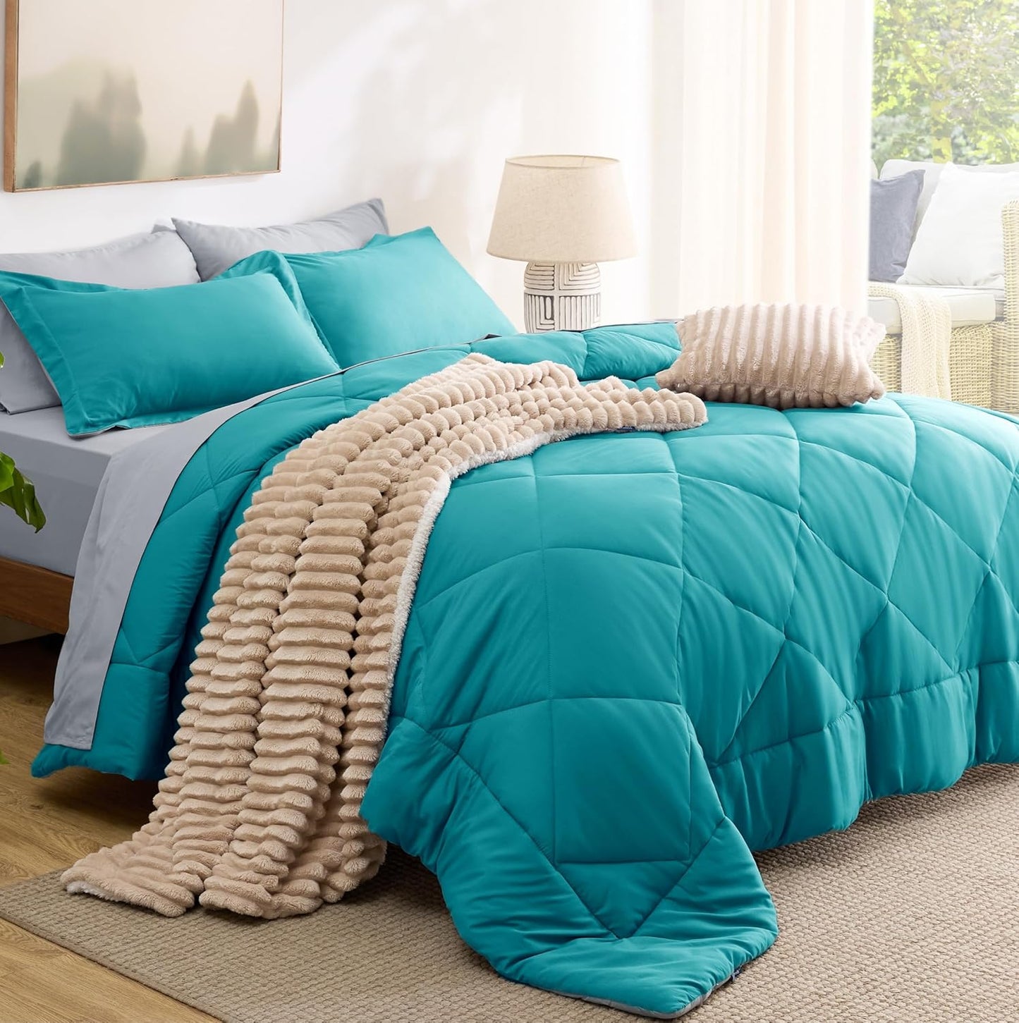 7 Pieces Reversible Comforter Set - Queen