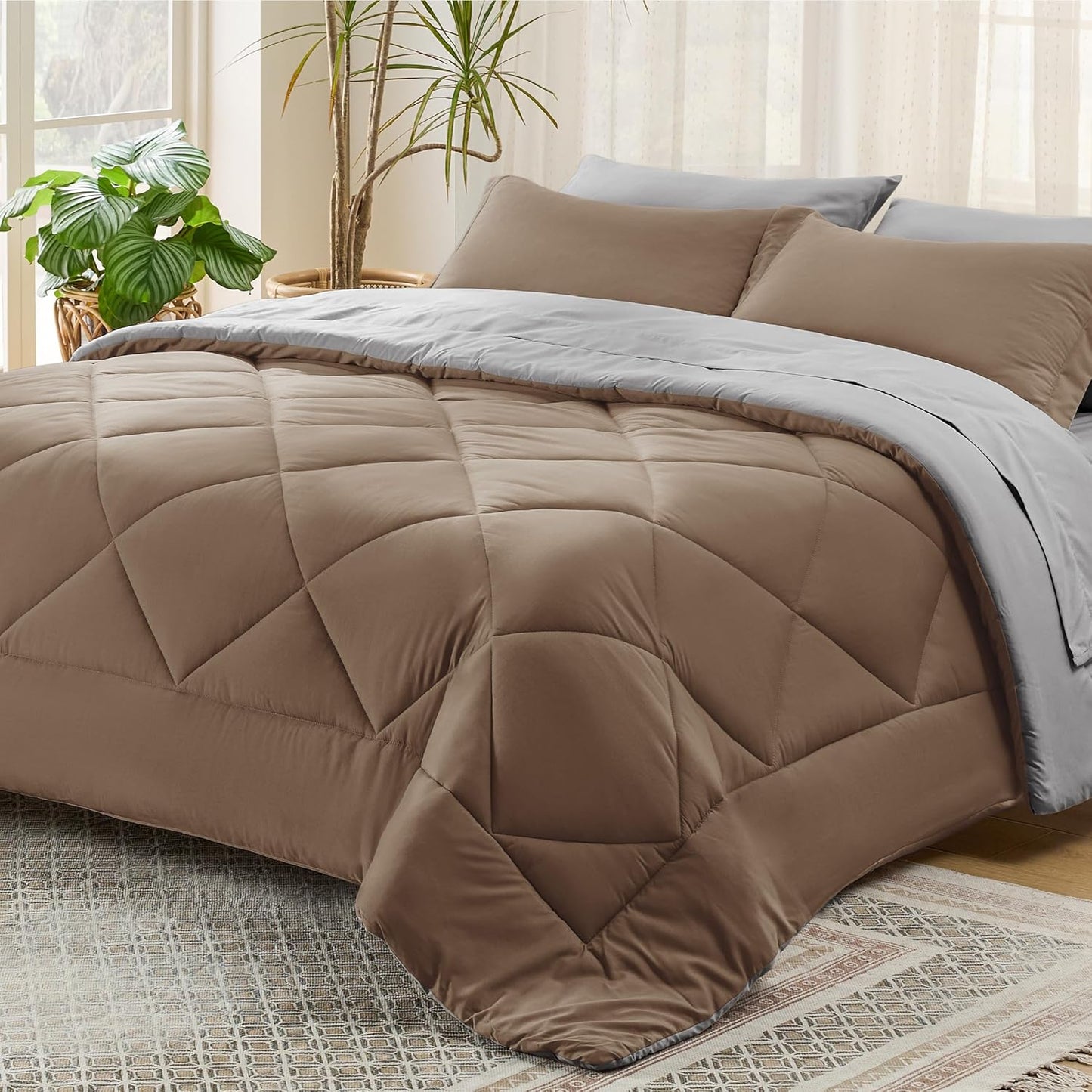 7 Pieces Reversible Comforter Set - Queen