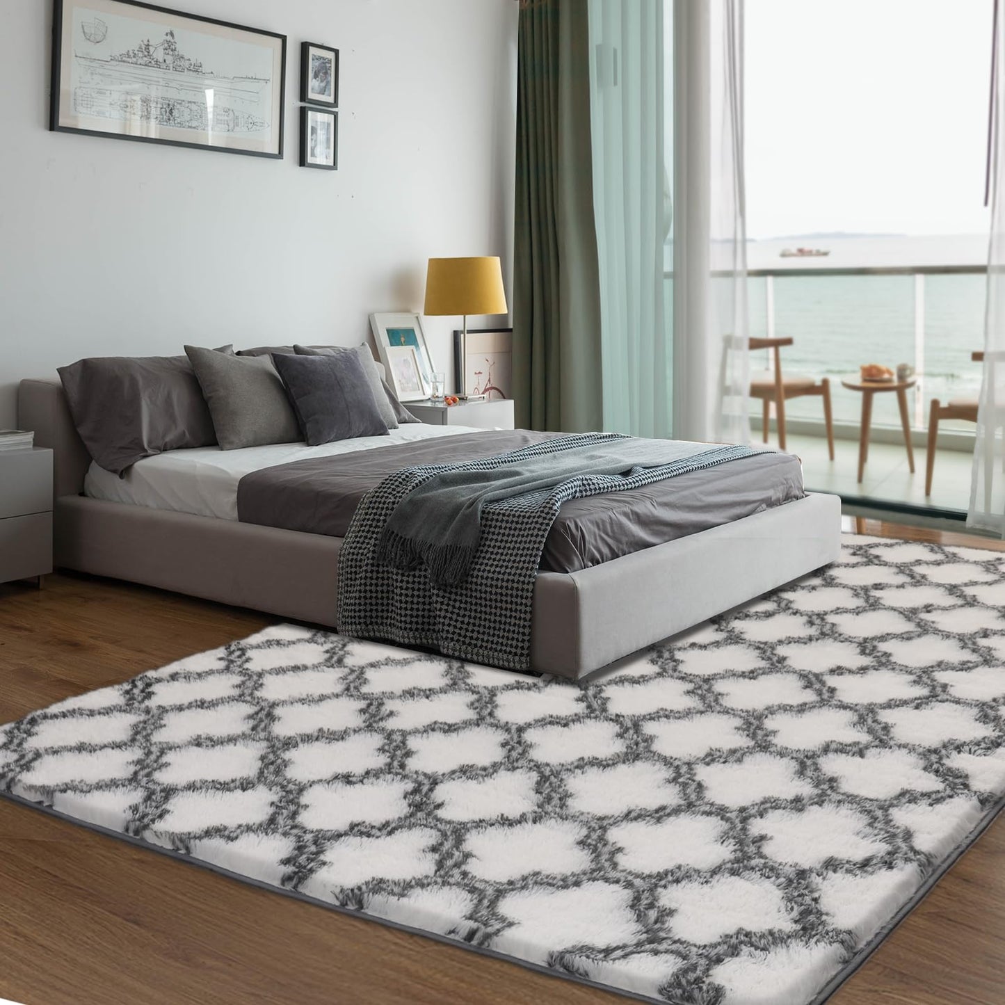 White/Black Area Rugs