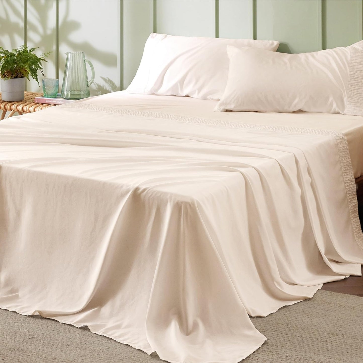 4 Pieces Luxury Bed Sheet Set