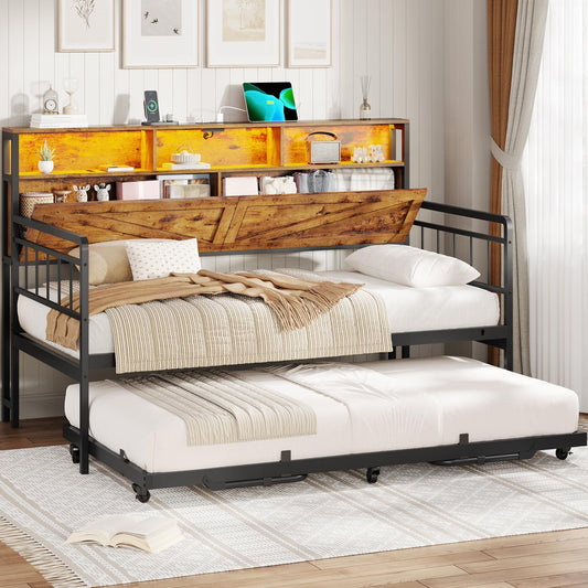 Bunk bed with pull-out trundle in a room setting