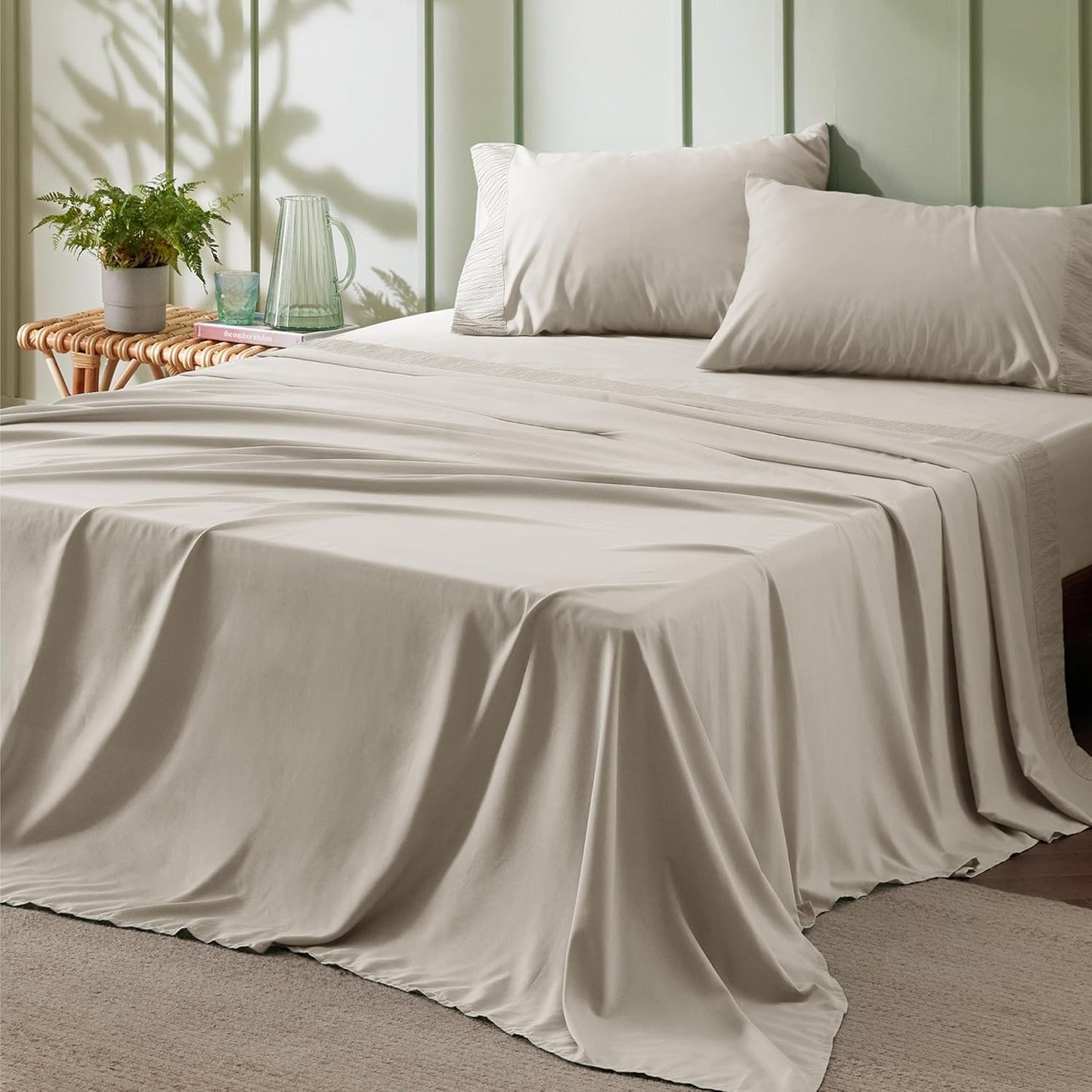 4 Pieces Luxury Bed Sheet Set